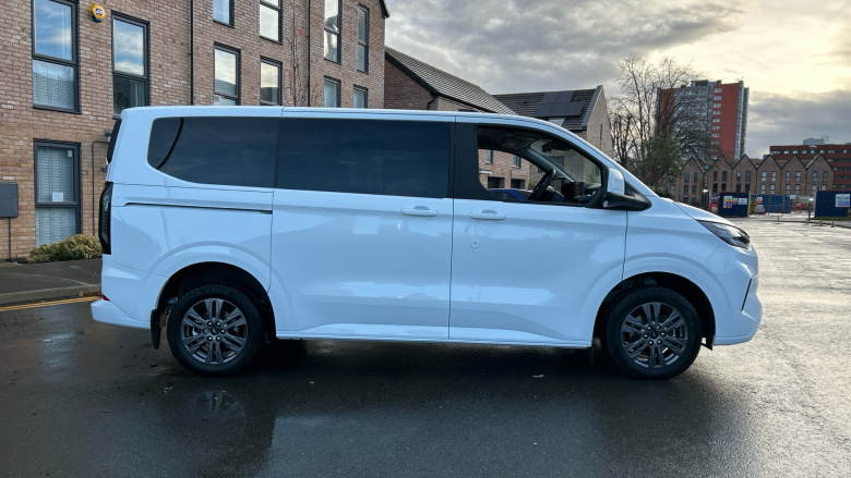 Ford Tourneo Custom 320 L1 Diesel Fwd 2.0 EcoBlue 136ps H1 Titanium 8 seater Auto